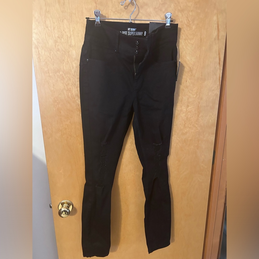 Hot Topic hi-rise super skinny distressed jeans NWT